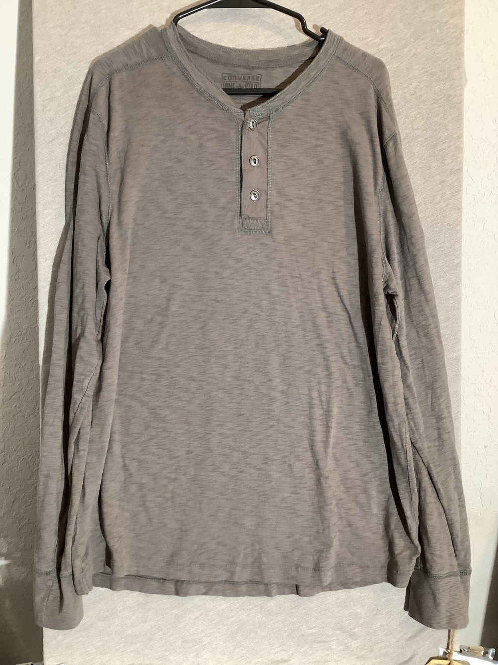 Converse Men’s Long-Sleeve Henley Shirt - Light Gray